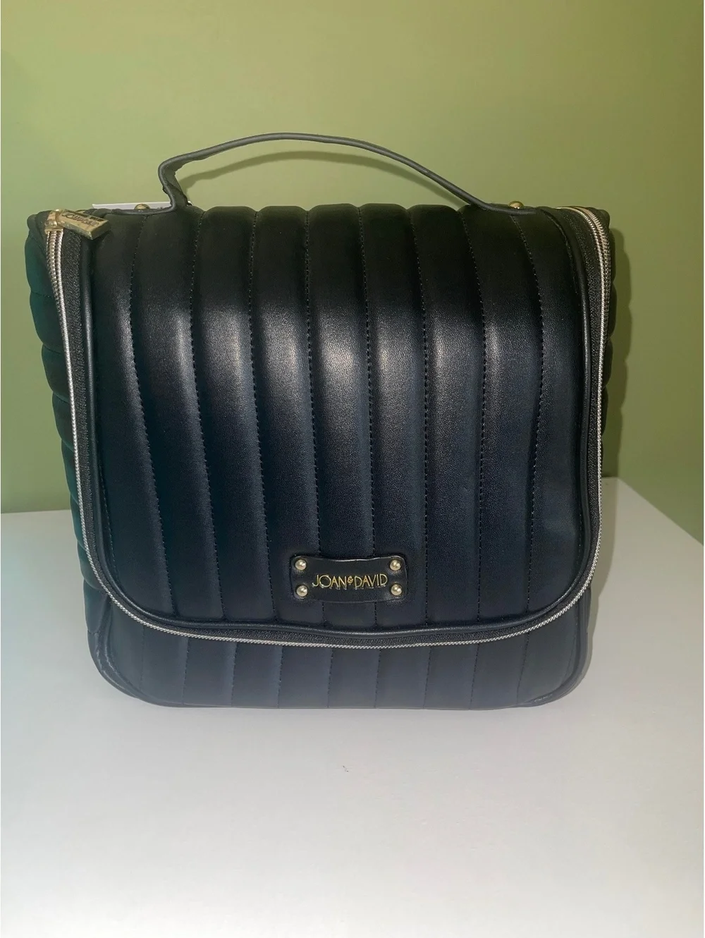 Joan&david hanging toiletry bag